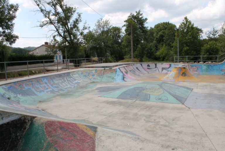 SKATEPARK DE SAINT LEON SUR LISLE 1 768x514