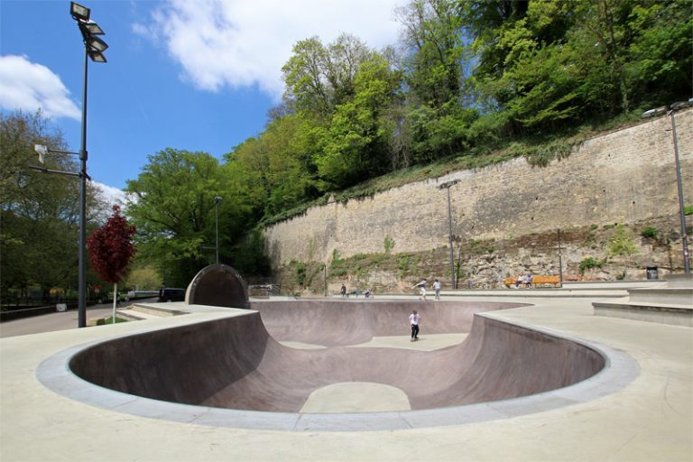 LUXEMBOURG bowl craddle 768x512