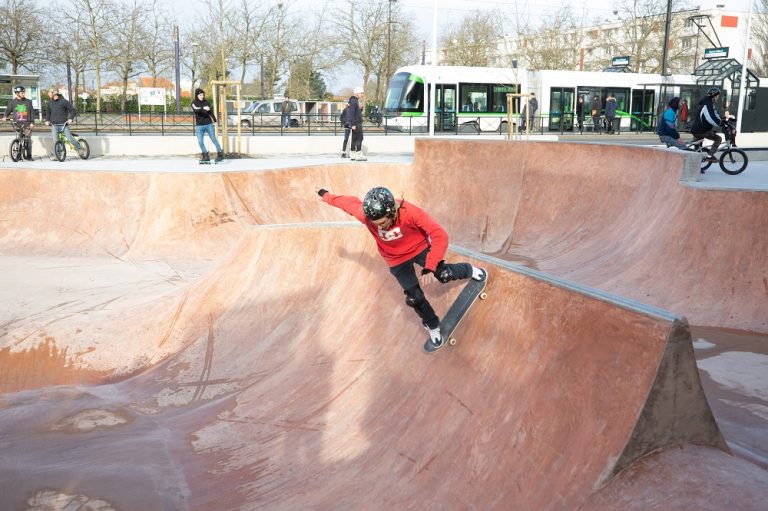 reze skate 02 768x511