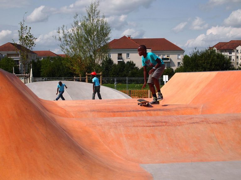 skate bussy woops 768x576