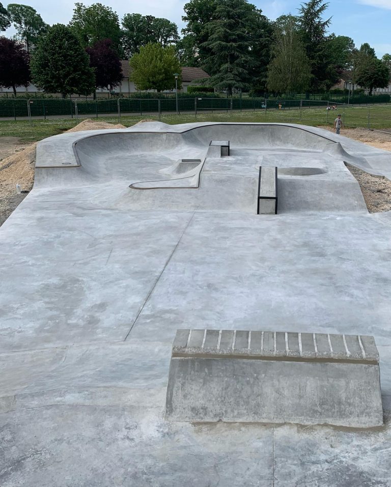 285014468 3125290027781407 3991638276296431059 n 768x957