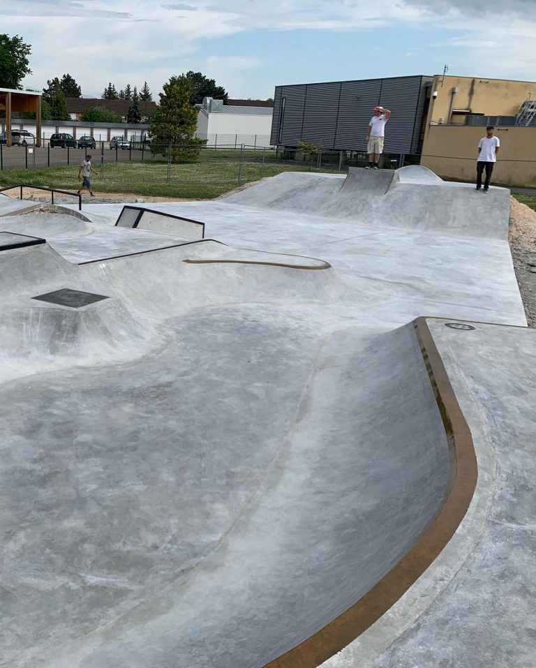 285218815 3125290024448074 7988385388317245097 n 768x957