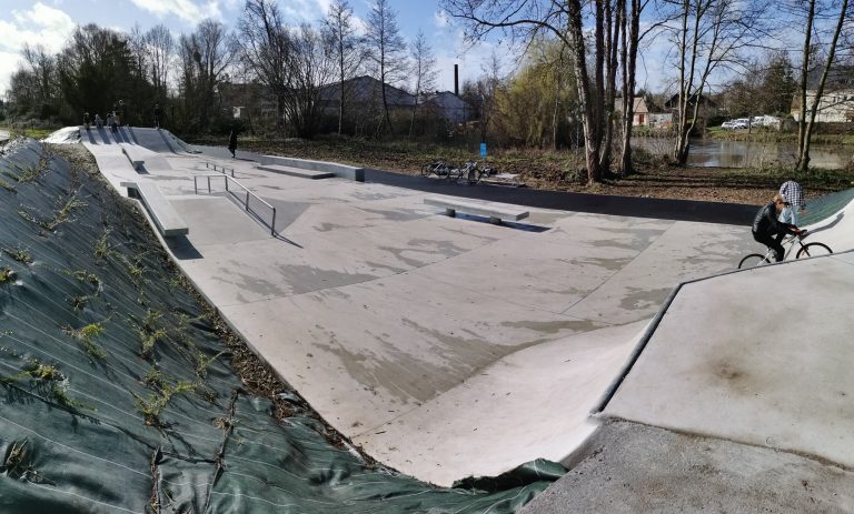 skate louviers 768x463