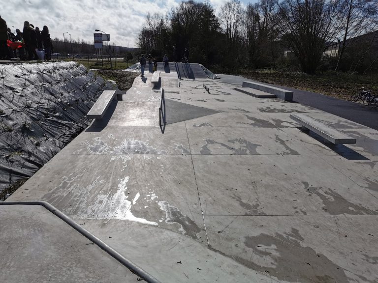skatepark de louviers street 768x576