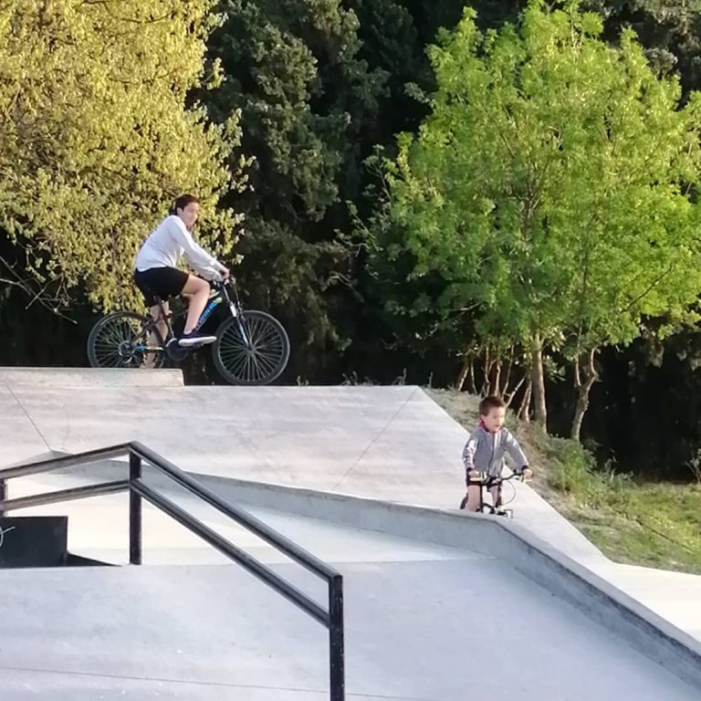 skate corneilla 1 768x768