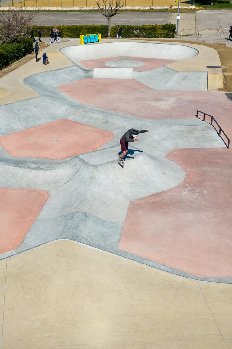 skatepark carpentras 1365x2048 1 768x1152