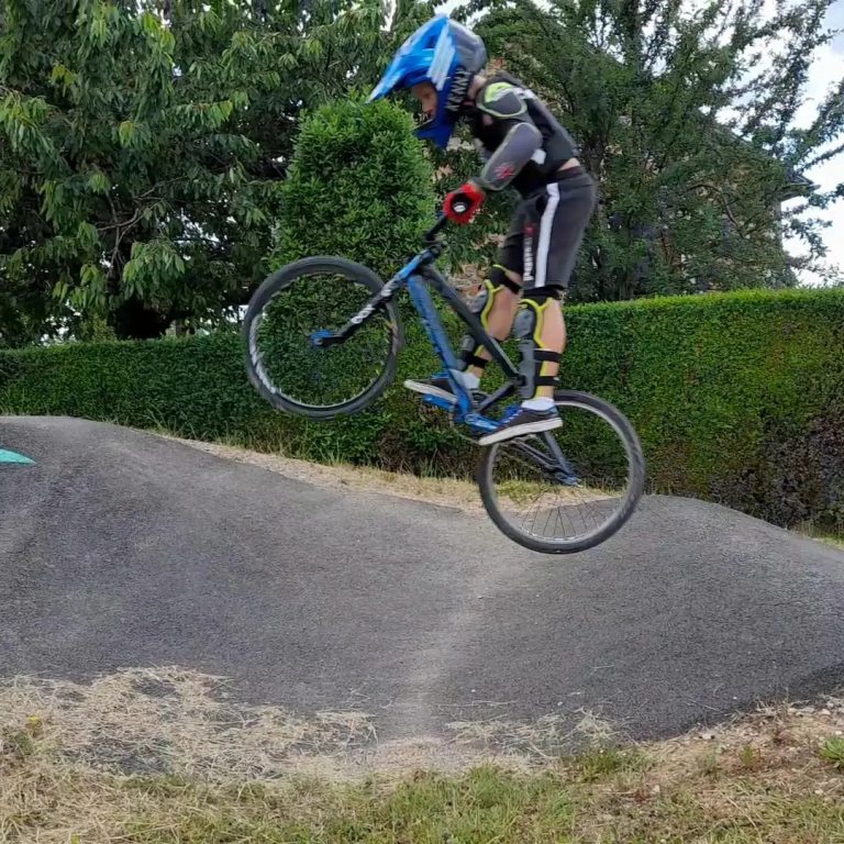 pumptrack bmx naucelle 01 768x768