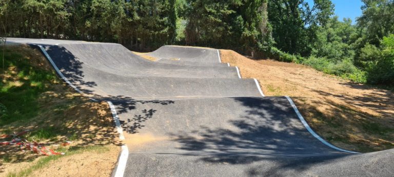 pumptrack arcs sur argens 03 768x346