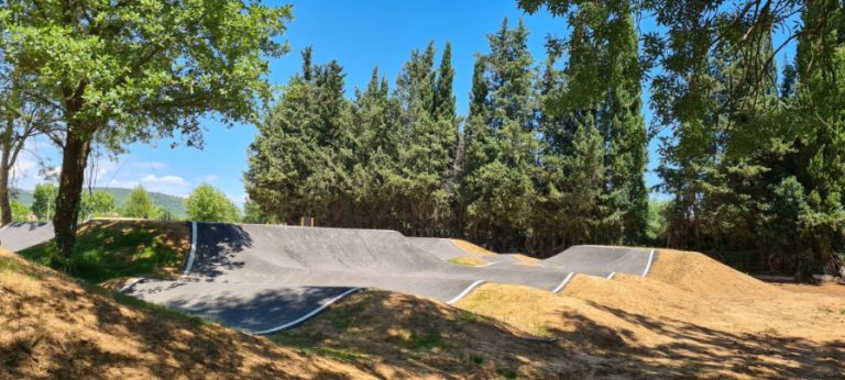 pumptrack arcs sur argens 06 768x346