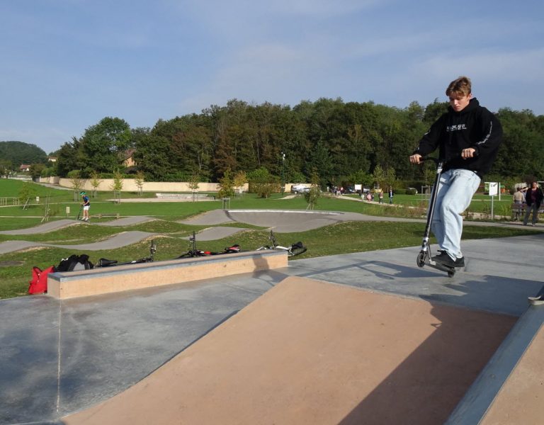 Pumptrack de Bourg Saint Christophe 05 768x600