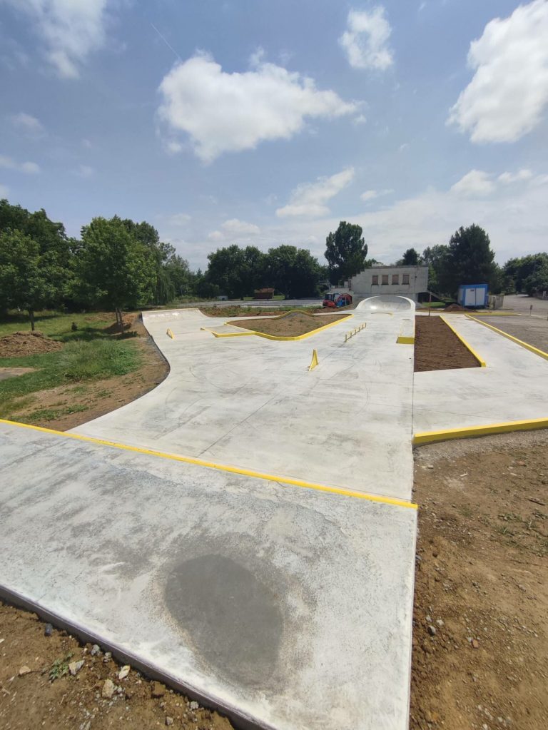 Skatepark Mirande 03 768x1023