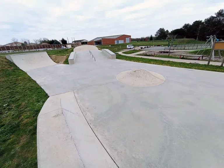 skatepark villeneuve les bouloc 03 768x576