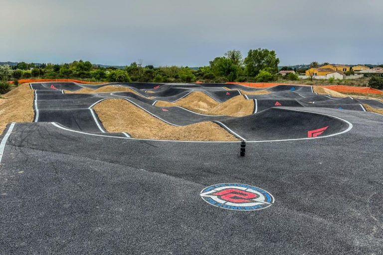 pumptrack ROCHEFORT DU GARD 768x512