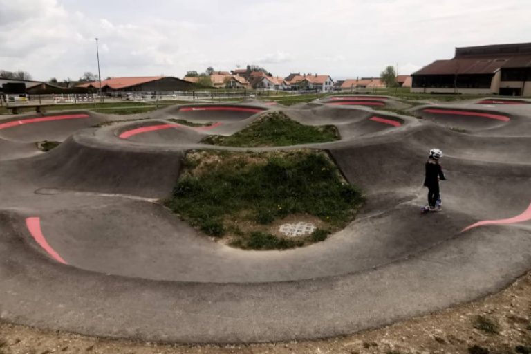 Pumptrack Pampigny ourouler 768x512