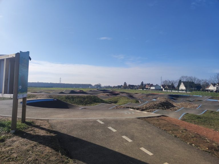 Pumptrack grand Couronne 768x574