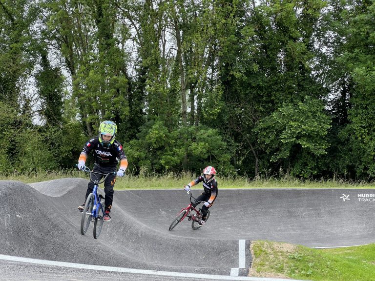 Pumptrack Neuville sur Vanne courbes 768x576