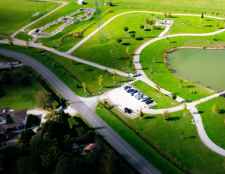 Screenshot 2025 11 06 15.28.51 768x594