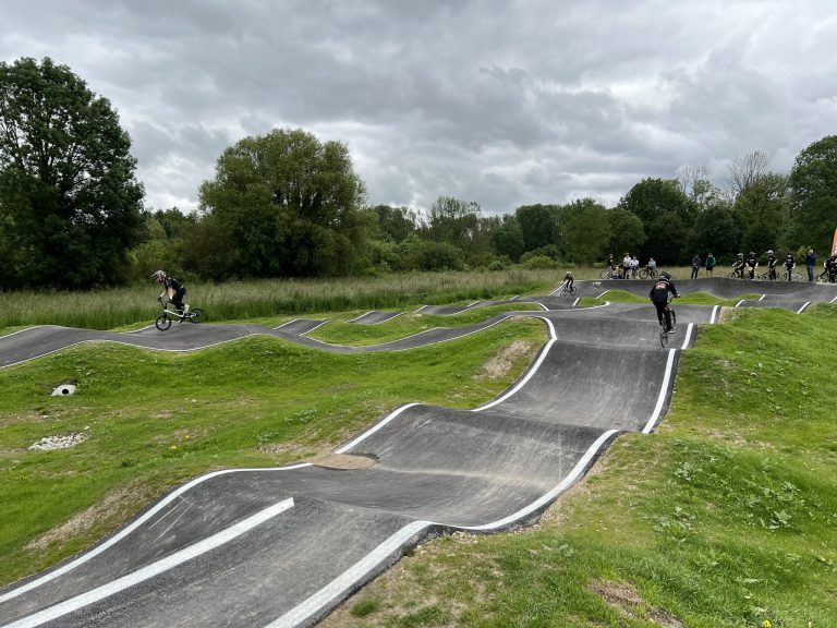 pumptrack neuville sur vanne 12 768x576