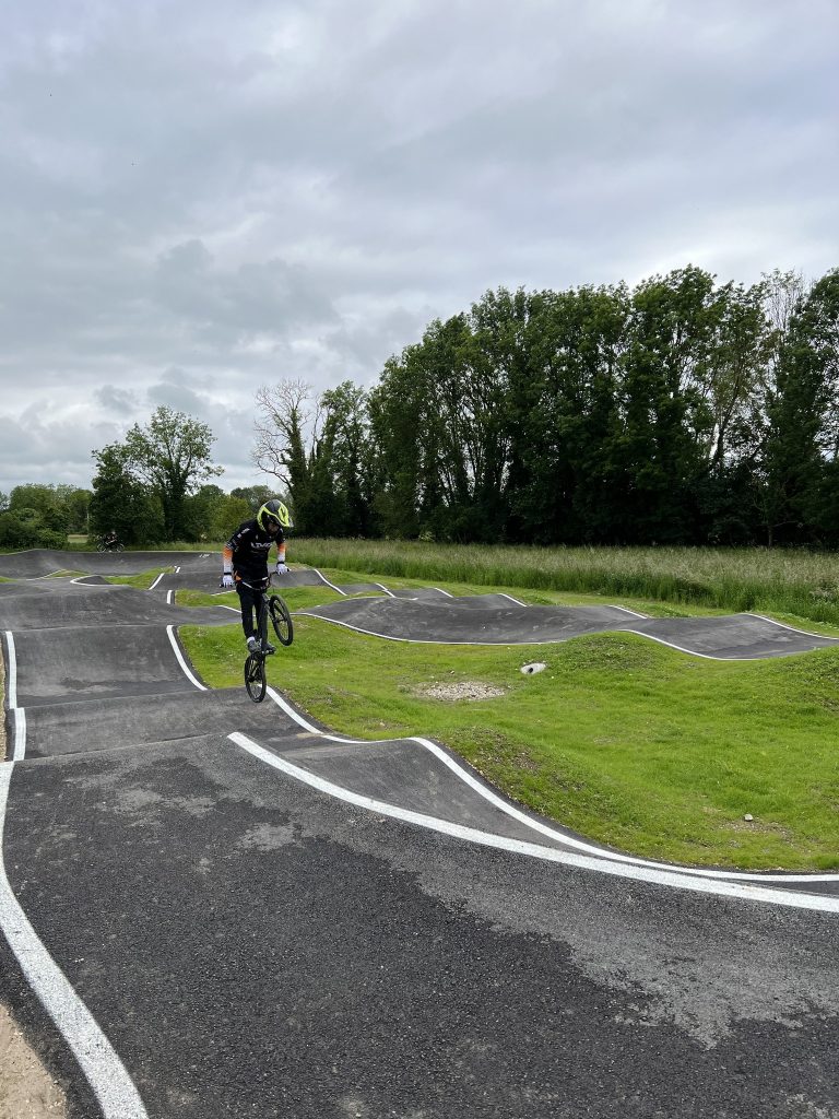 pumptrack neuville sur vanne 13 768x1024