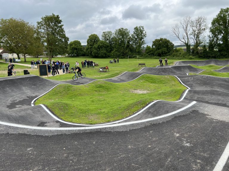 pumptrack neuville sur vanne 14 768x576