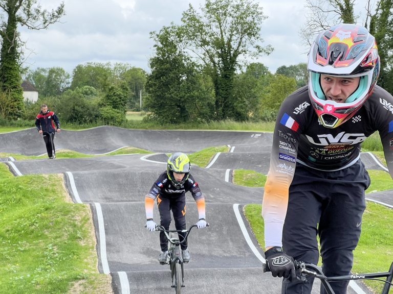 pumptrack neuville sur vanne ride 768x576
