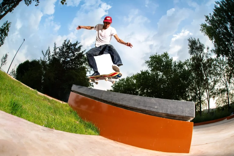 iO Skateparks skate beton concrete hormigon isle adam france pigment bowl street leo romero prorider 8 scaled 1 768x512