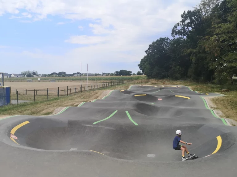 Pumptrack de saint Pere Marc en Poulet 01 768x576