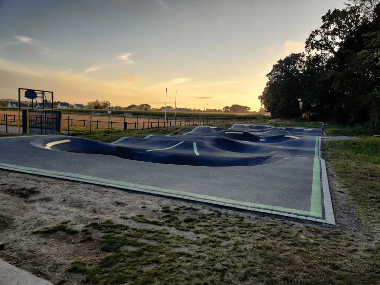 Pumptrack de saint Pere Marc en Poulet 09 768x576