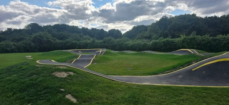 Pumptrack de Cagny 768x355