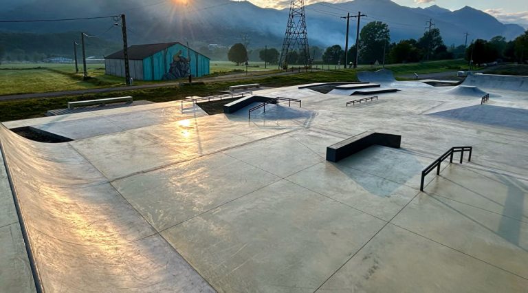 Skatepark de Argeles Gazost 2 768x426