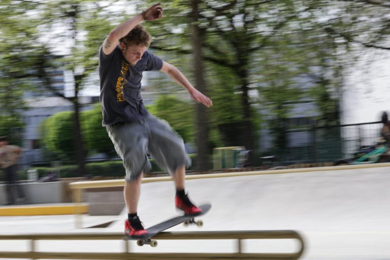 skatepark strasbourg boardslide 768x512