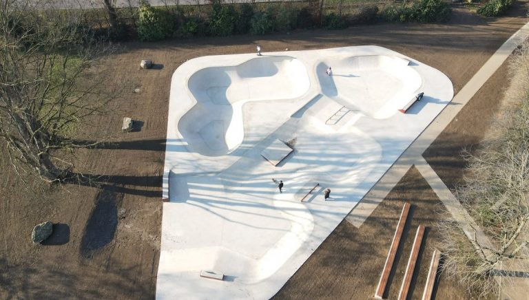 Skatepark Le Pecq Bowl 768x436