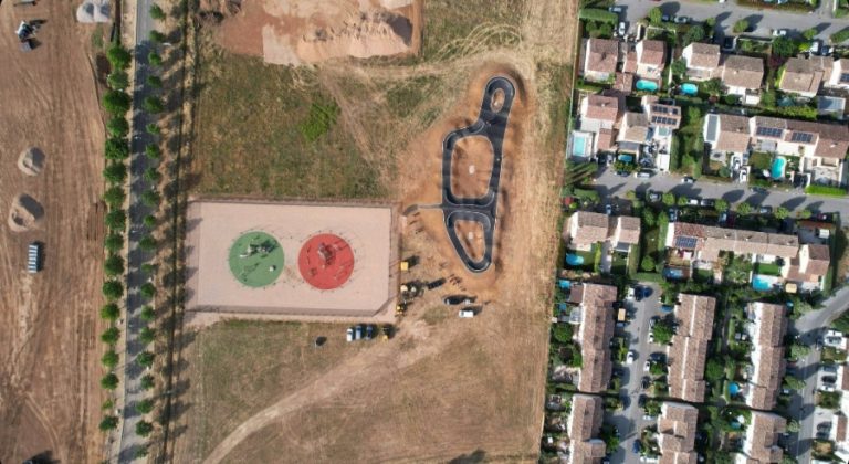 Pumptrack Saint Maximin La Sainte Baume vue aerienne 768x420